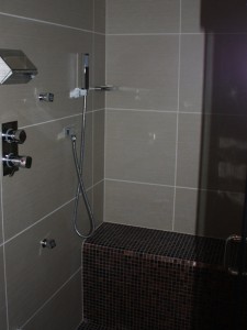 Combined wet room and steam room Combined wet room and steam room